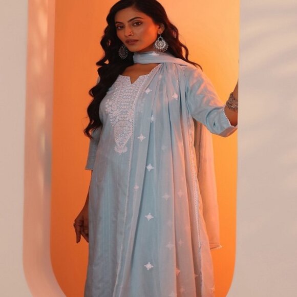 Blue Embroidered Kurta Set with Dupatta – Cotton Blend Chikankari S–2XL - Picture 2 of 7